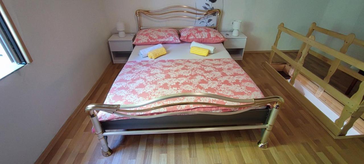 Studio Apartman Kastel Kambelovac Kaštela Eksteriør billede