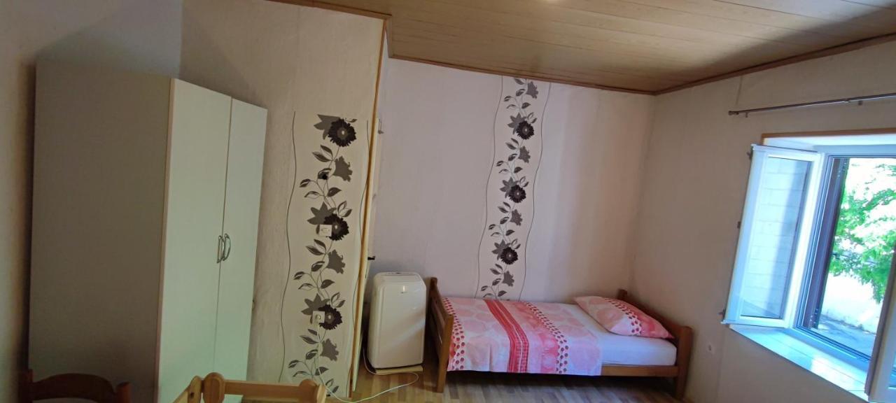 Studio Apartman Kastel Kambelovac Kaštela Eksteriør billede